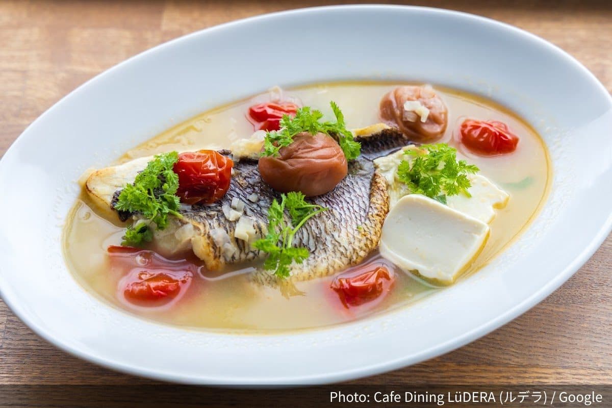 Cafe Dining LÜDERA(ルデラ)の外観